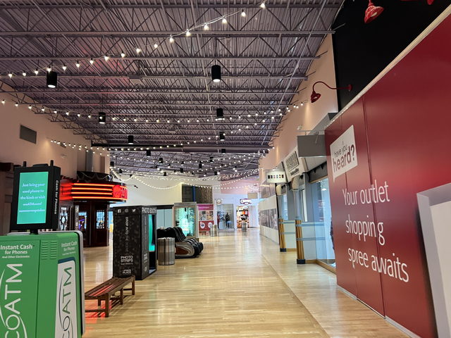 Great Lakes Crossing Outlets - Aug 7 2022 Photo (newer photo)